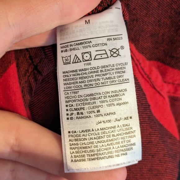 Old Navy Boyfriend Fit Buffalo Plaid Red and Black Button Front Flannel Shirt M - Picture 6 of 7